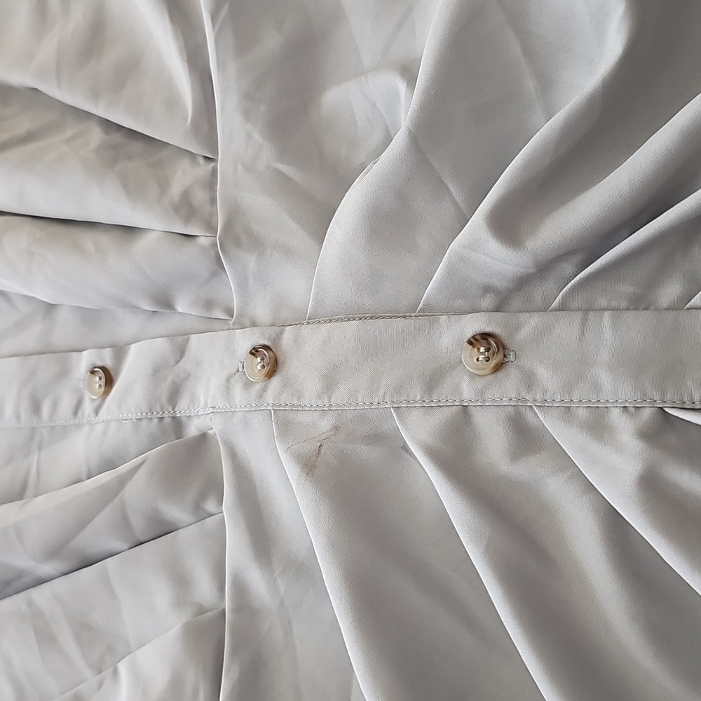 Elegant Gray Button-Down Ruched Dress - Picture 6 of 6